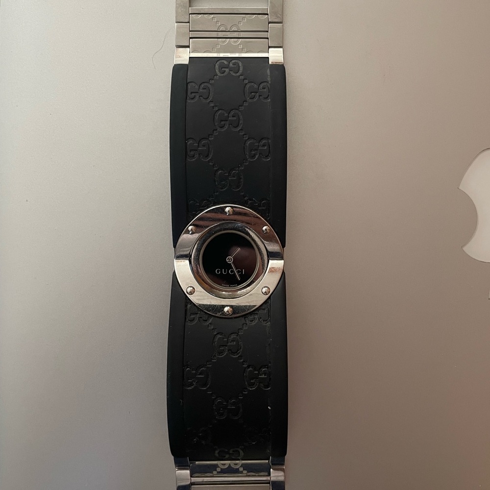 Gucci Twirls black strap watch